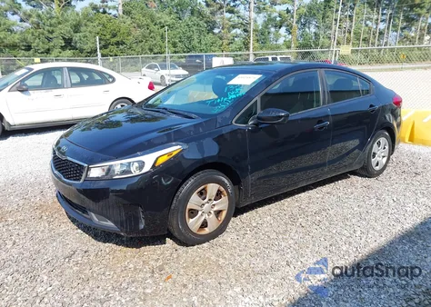 2017 Kia Forte Lx z USA, uszkodzony, nr VIN 3KPFK4A79HE132846